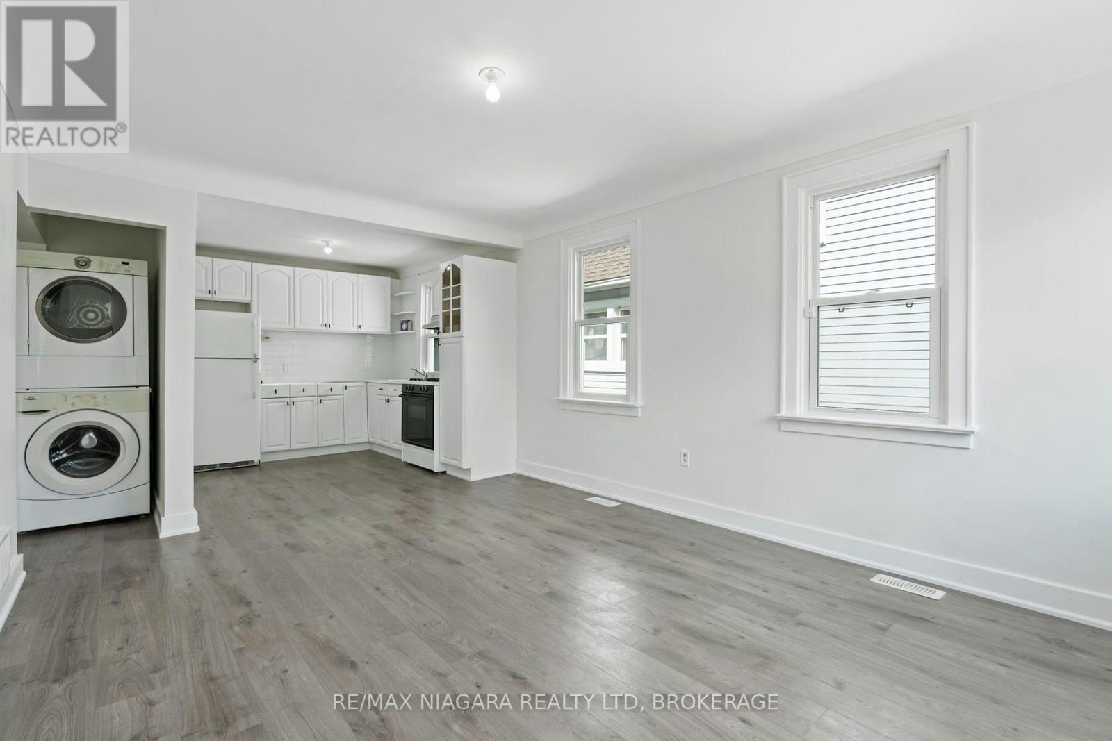 MAIN Level) 9 Prince Street, St. Catharines, ON, L2R 3X6