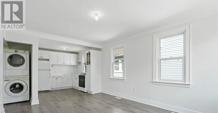 MAIN Level) 9 Prince Street, St. Catharines, ON, L2R 3X6