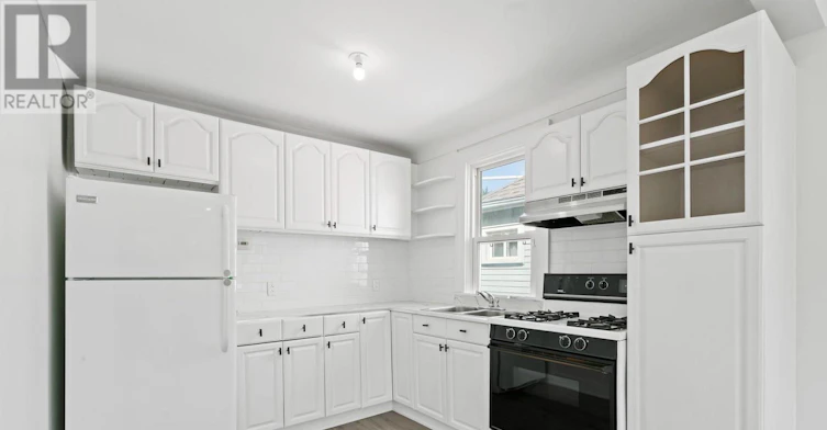 MAIN Level) 9 Prince Street, St. Catharines, ON, L2R 3X6 - 4