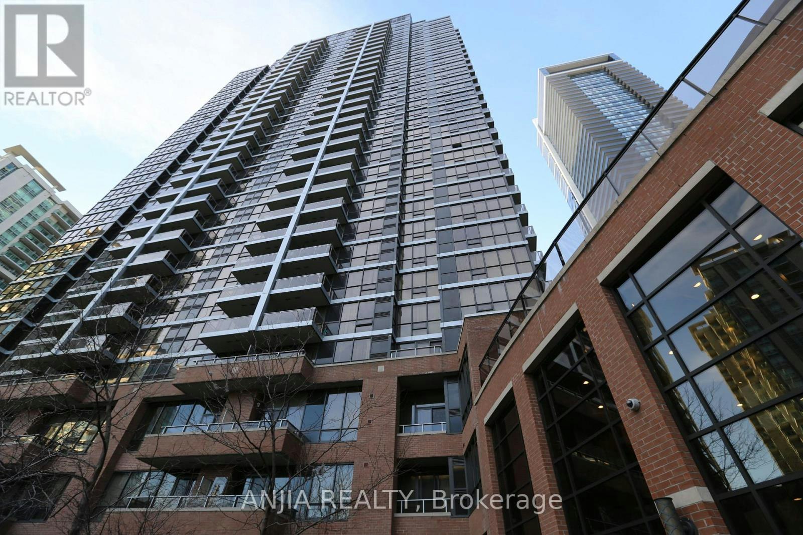 33 Sheppard Avenue E, Toronto, ON, M2N 7K1