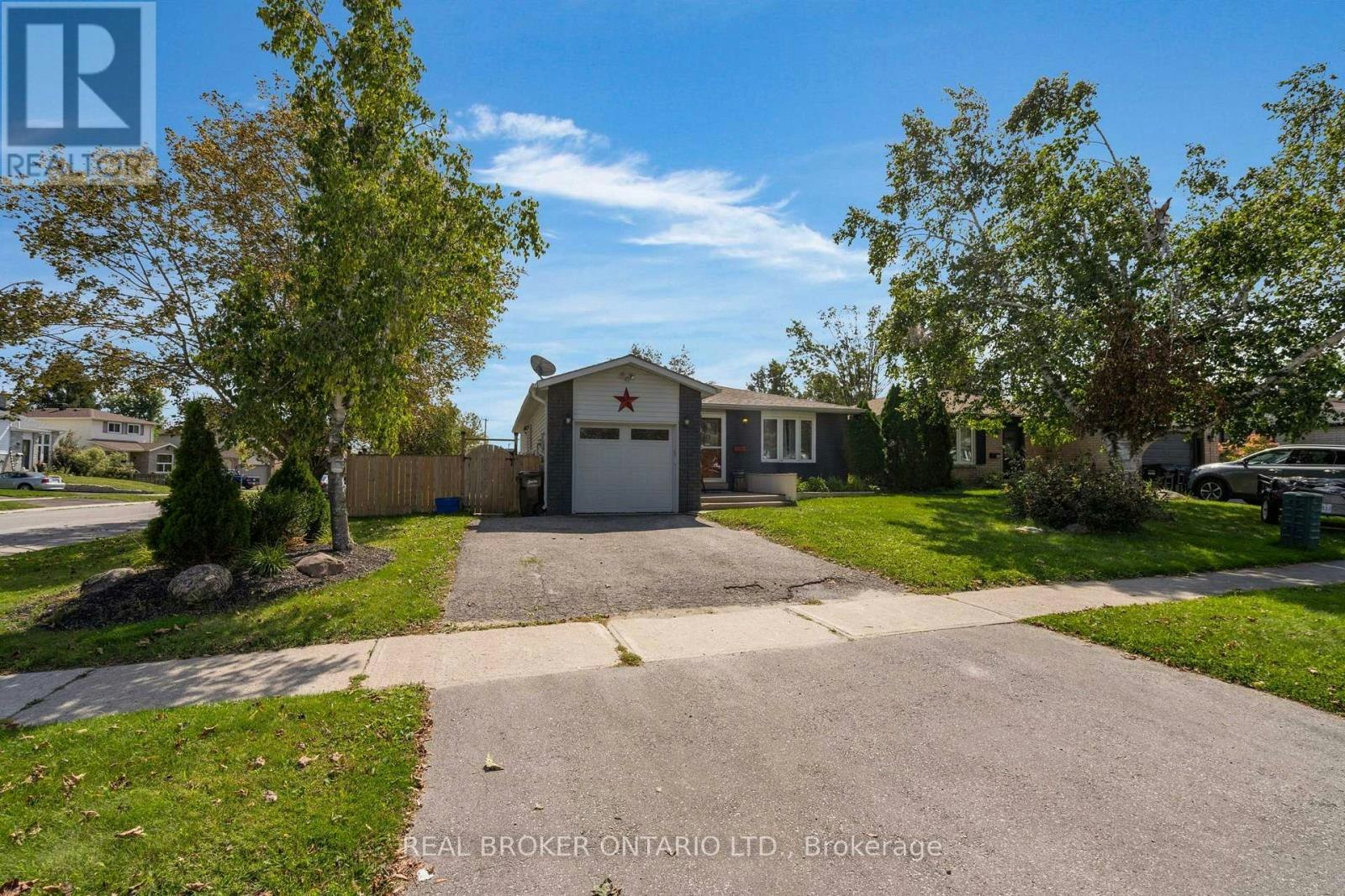 37 Hickling Trail, Barrie, ON, L4M 5S5