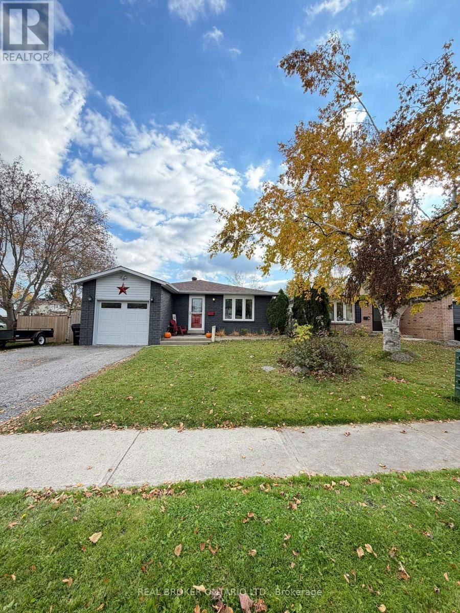 37 Hickling Trail, Barrie, ON, L4M 5S5