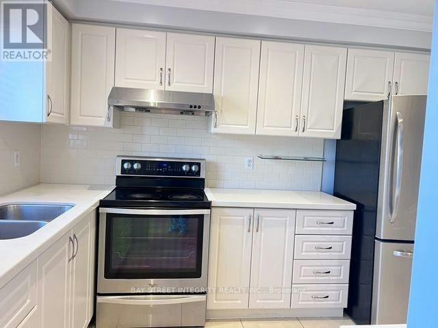 22 Dunbar Crescent, Markham, ON, L3R 6W8 - 6