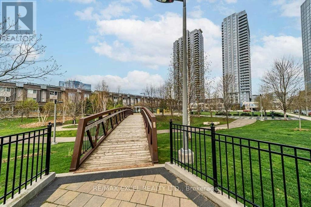 1806-151 Village Green Square, Toronto, ON, M1S 0K5 - 13
