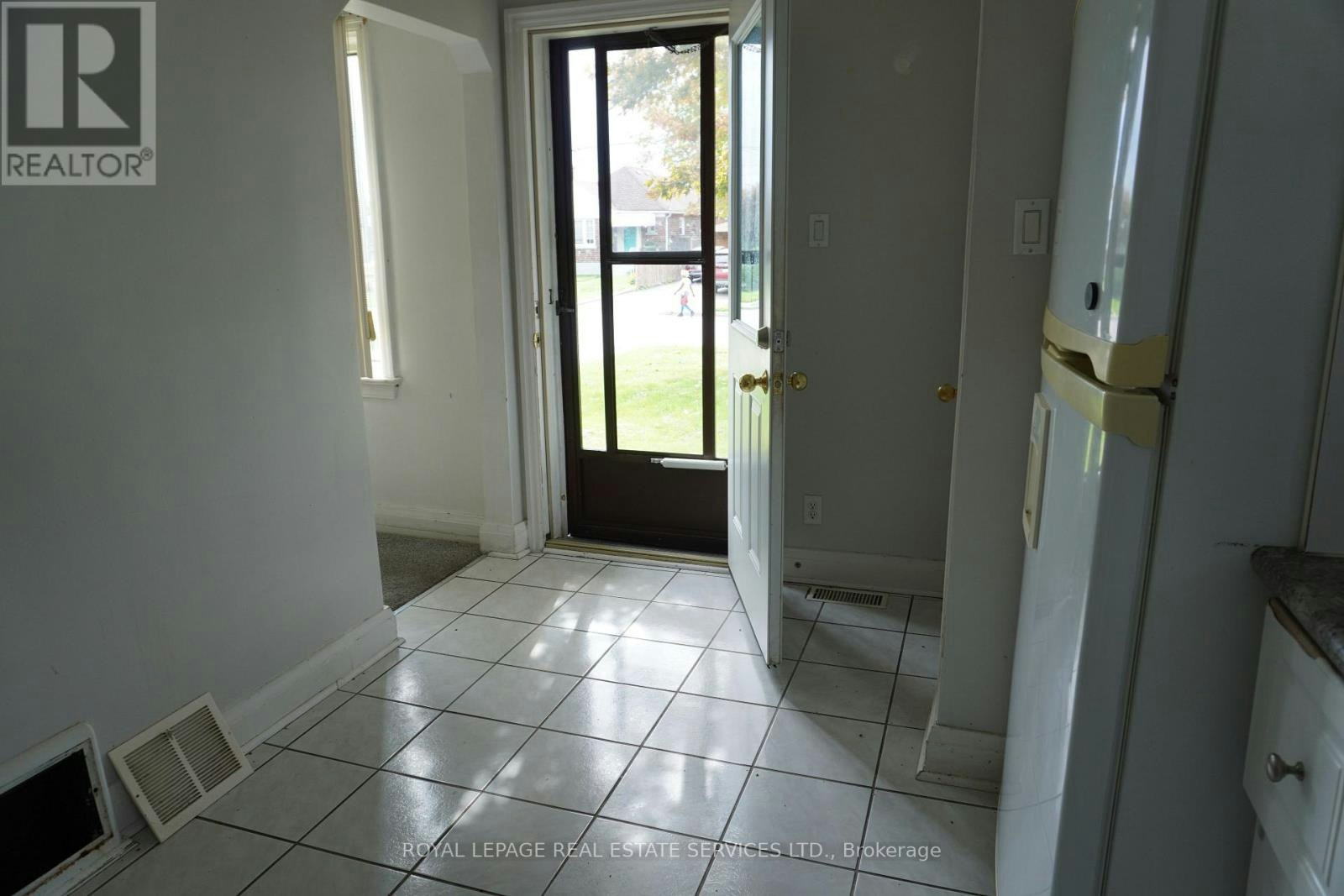MAIN-12 Coniston Road, Toronto, ON, M1L 2J7 - 12