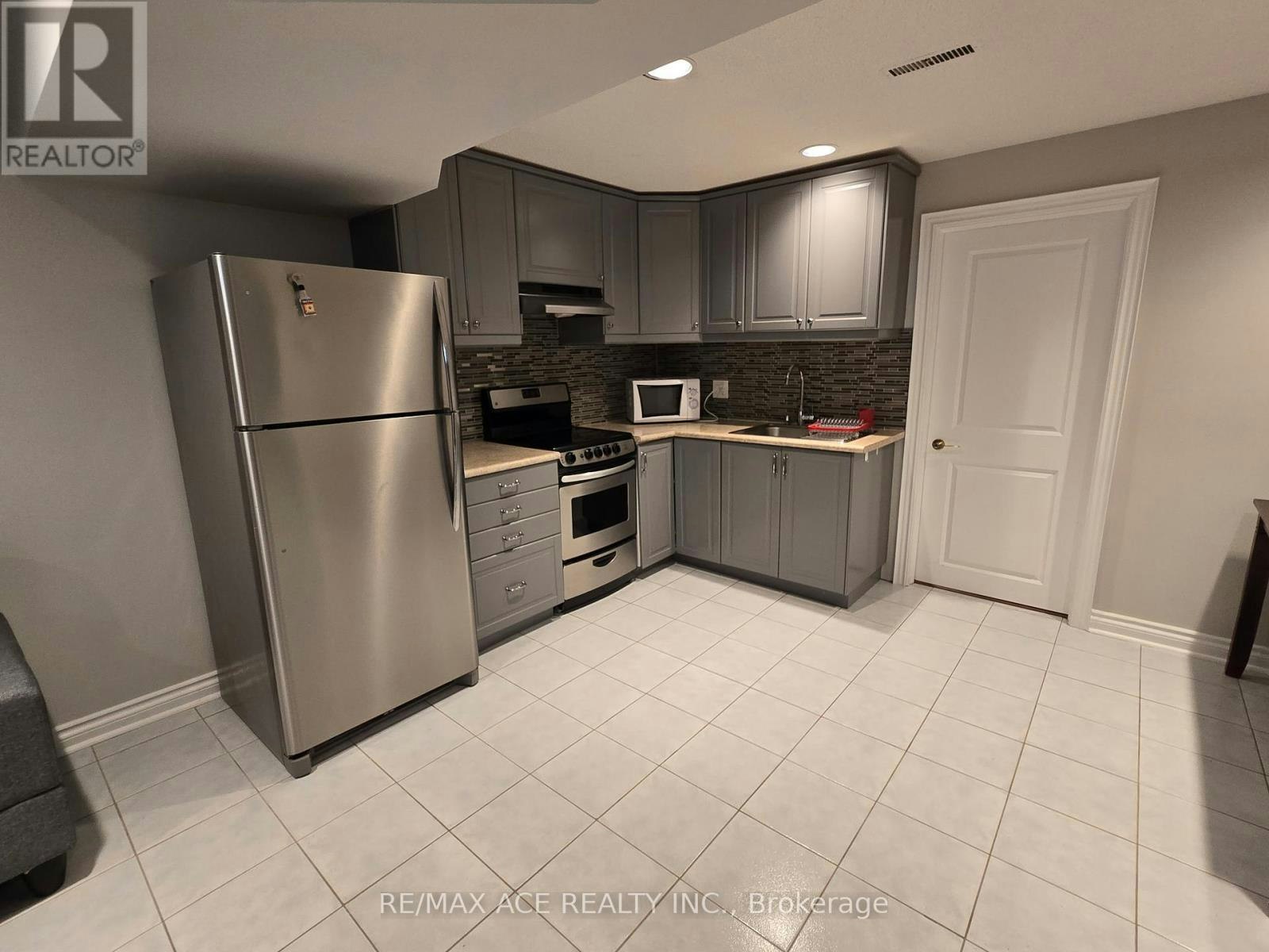 BSMT-25 Pilkington Crescent, Vaughan, ON, L4J 7J5 - 5