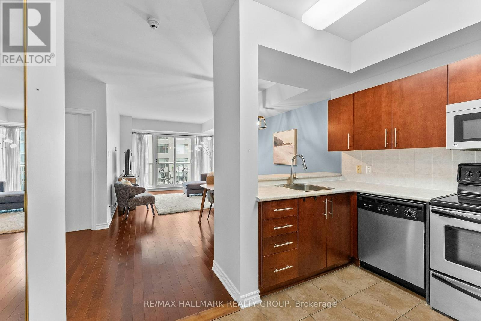 1702-200 Rideau Street, Ottawa, ON, K1N 5Y1 - 11