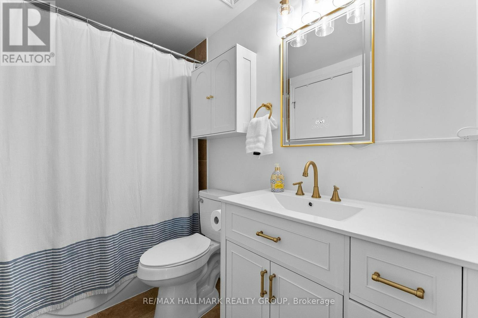 1702-200 Rideau Street, Ottawa, ON, K1N 5Y1 - 32