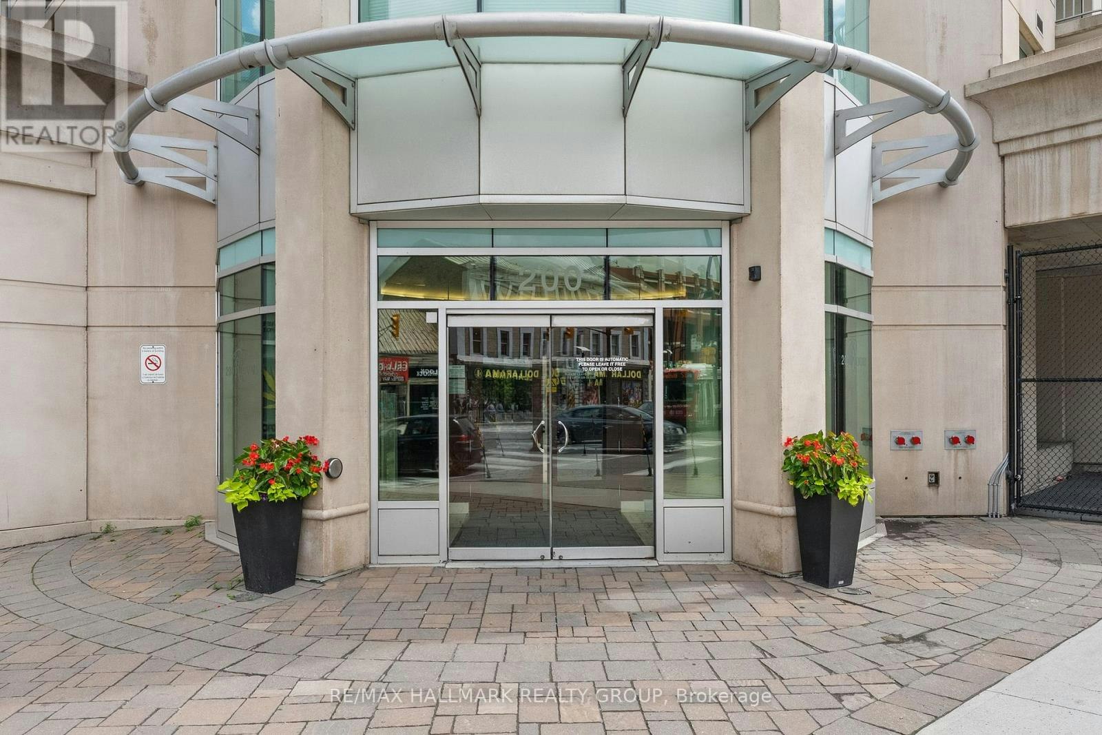 1702-200 Rideau Street, Ottawa, ON, K1N 5Y1 - 2