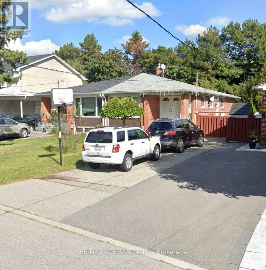 92 Baltray Crescent, Toronto, ON, M3A 2H4
