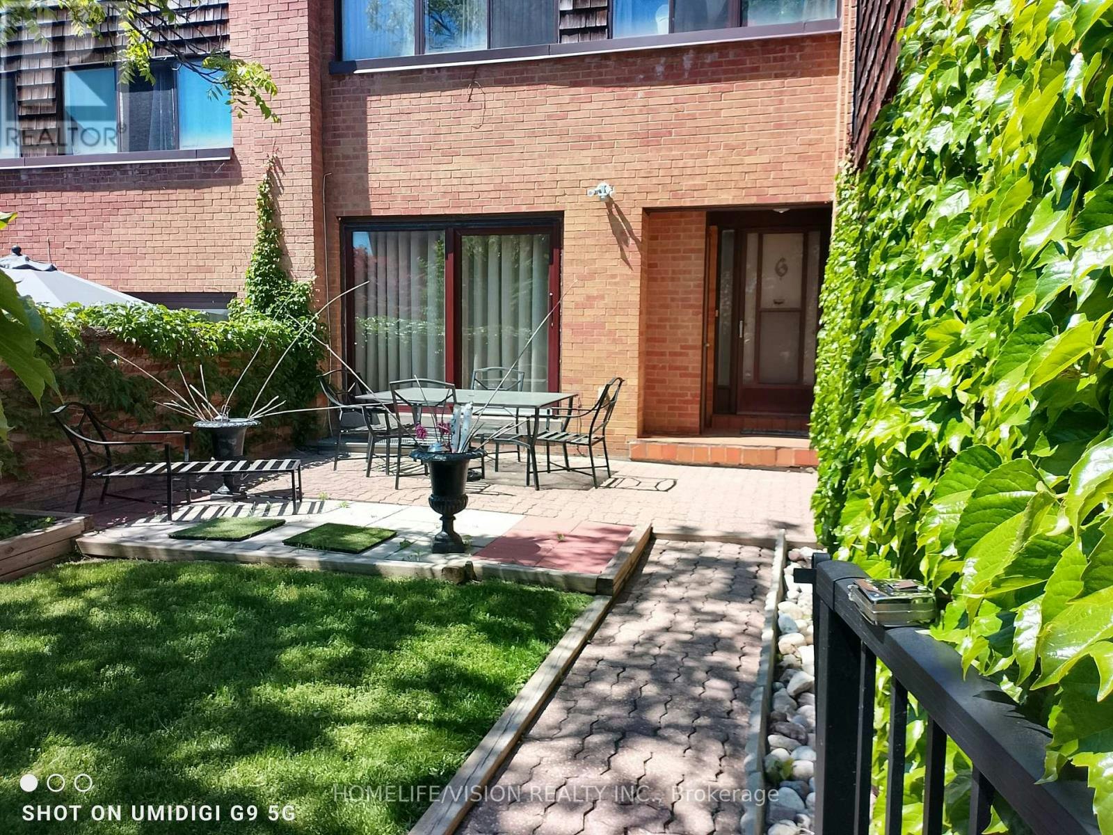 6 Laurie Shepway, Toronto, ON, M2J 1X6