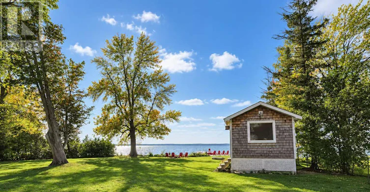 212 Cameron Crescent, Georgina, ON, L4P 3T6 - 3