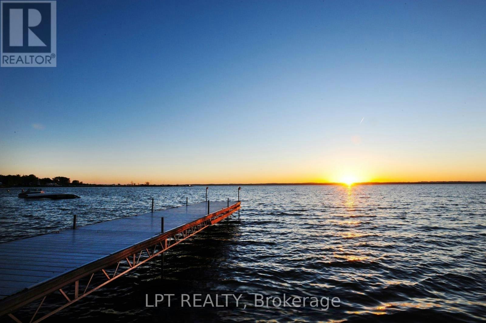 212 Cameron Crescent, Georgina, ON, L4P 3T6 - 2
