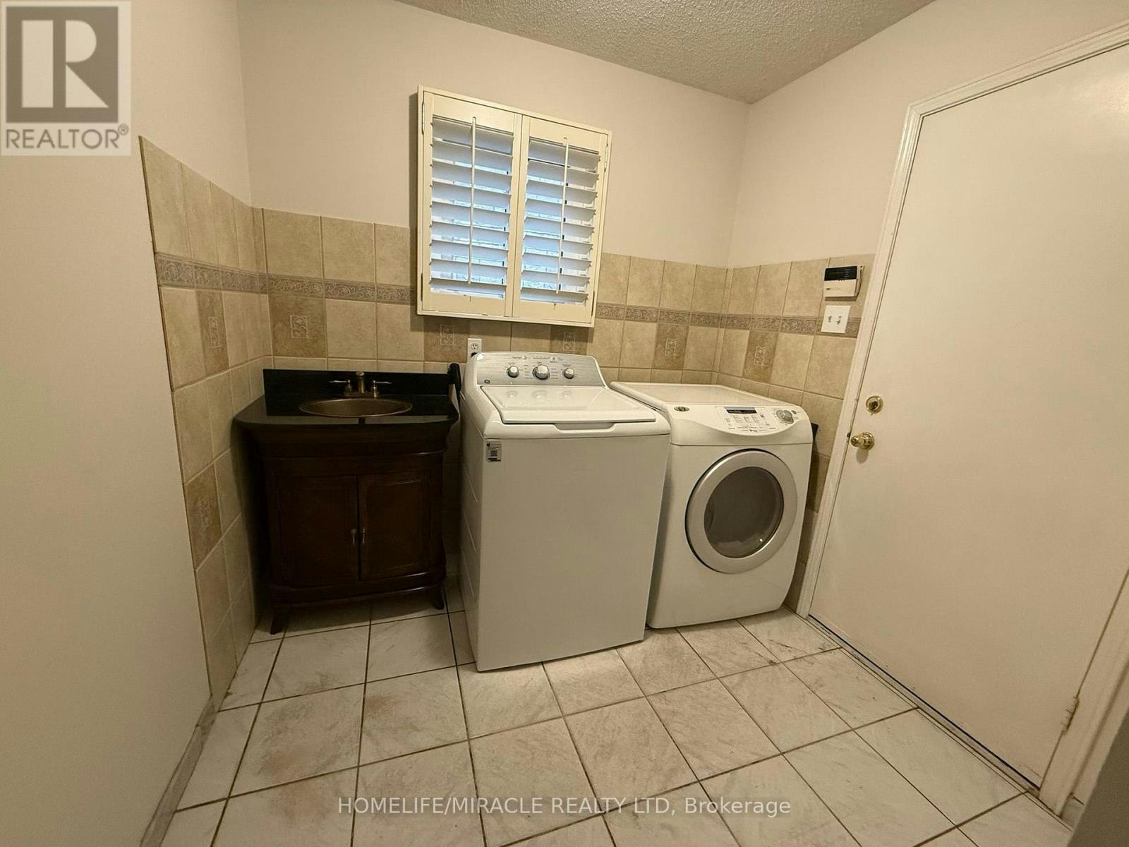 MAIN-5889 River Grove Avenue, Mississauga, ON, L5M 4W2 - 6