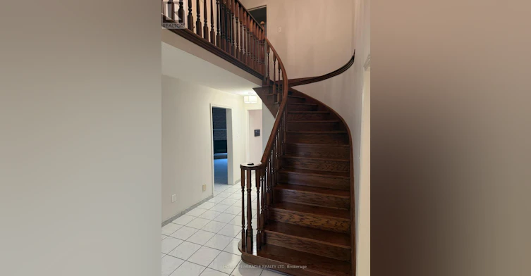 MAIN-5889 River Grove Avenue, Mississauga, ON, L5M 4W2 - 3