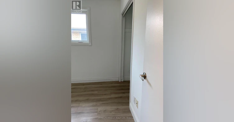 6856 Darcel Avenue, Mississauga, ON, L4T 2W5 - 9