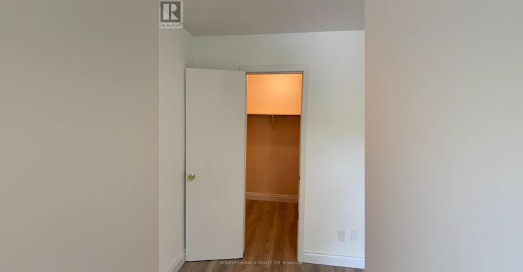 6856 Darcel Avenue, Mississauga, ON, L4T 2W5 - 14