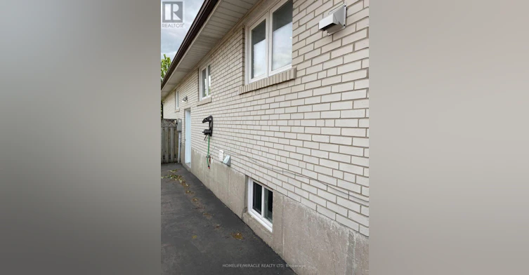 6856 Darcel Avenue, Mississauga, ON, L4T 2W5 - 16