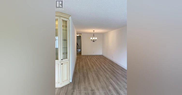 6856 Darcel Avenue, Mississauga, ON, L4T 2W5 - 5