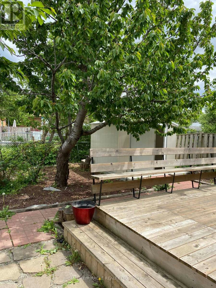6856 Darcel Avenue, Mississauga, ON, L4T 2W5 - 19