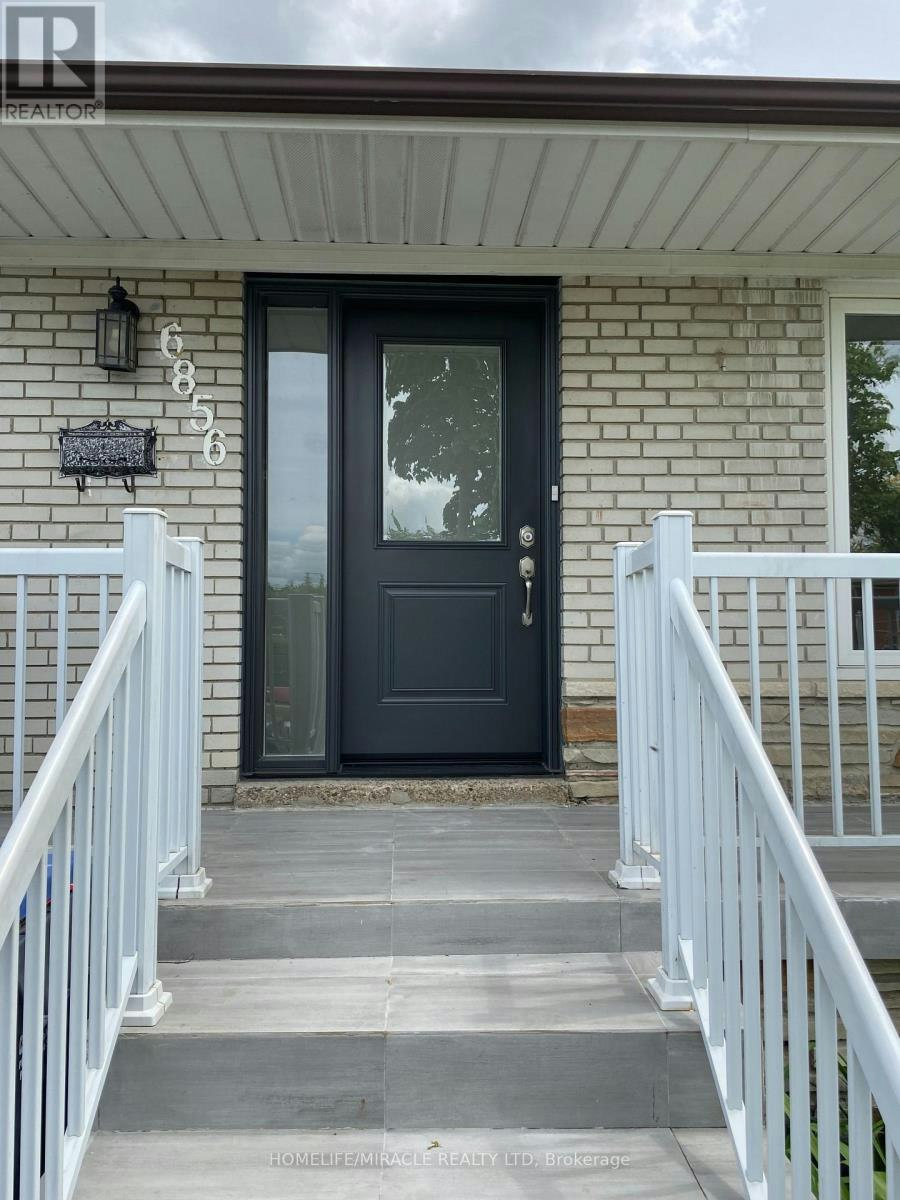 6856 Darcel Avenue, Mississauga, ON, L4T 2W5 - 2