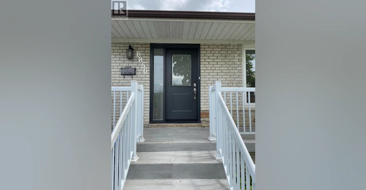 6856 Darcel Avenue, Mississauga, ON, L4T 2W5 - 2