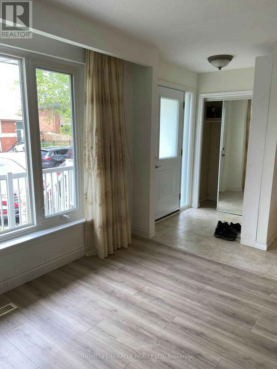 6856 Darcel Avenue, Mississauga, ON, L4T 2W5 - 6