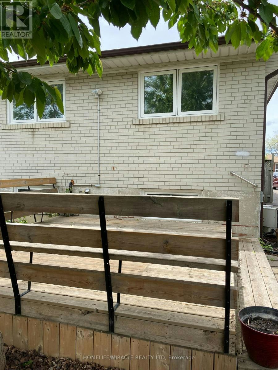 6856 Darcel Avenue, Mississauga, ON, L4T 2W5 - 20