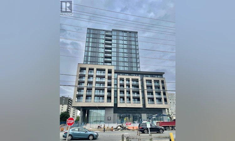 302-86 Dundas Street E