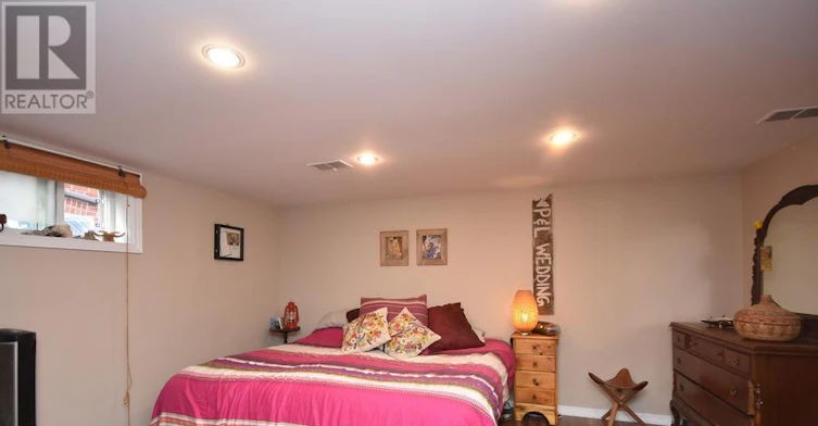1476 Cawthra Road, Mississauga, ON, L5G 4L2