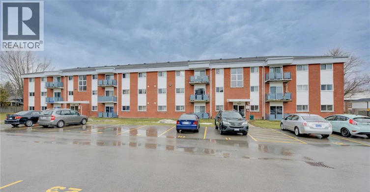 10-529 Parkside Drive, Waterloo, ON, N2L 4X7 - 2