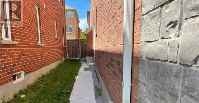 BSMT-53 Froud Drive, Richmond Hill, ON, L4S 0C6