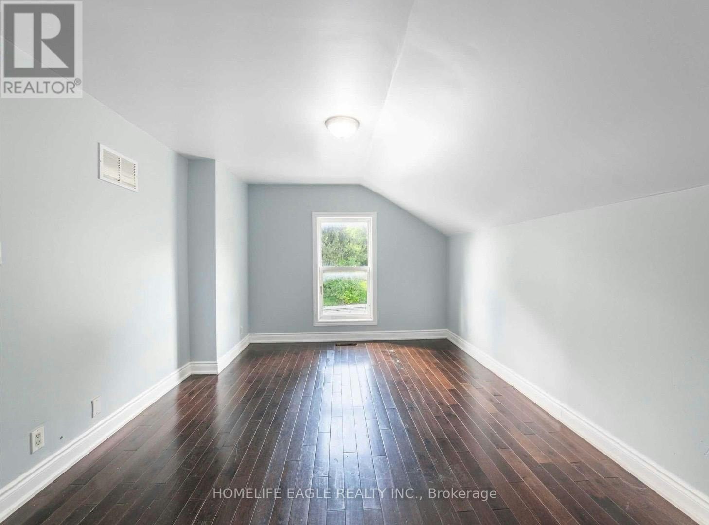 MAIN-87 Simcoe Road, Bradford West Gwillimbury, ON, L3Z 2A7 - 7