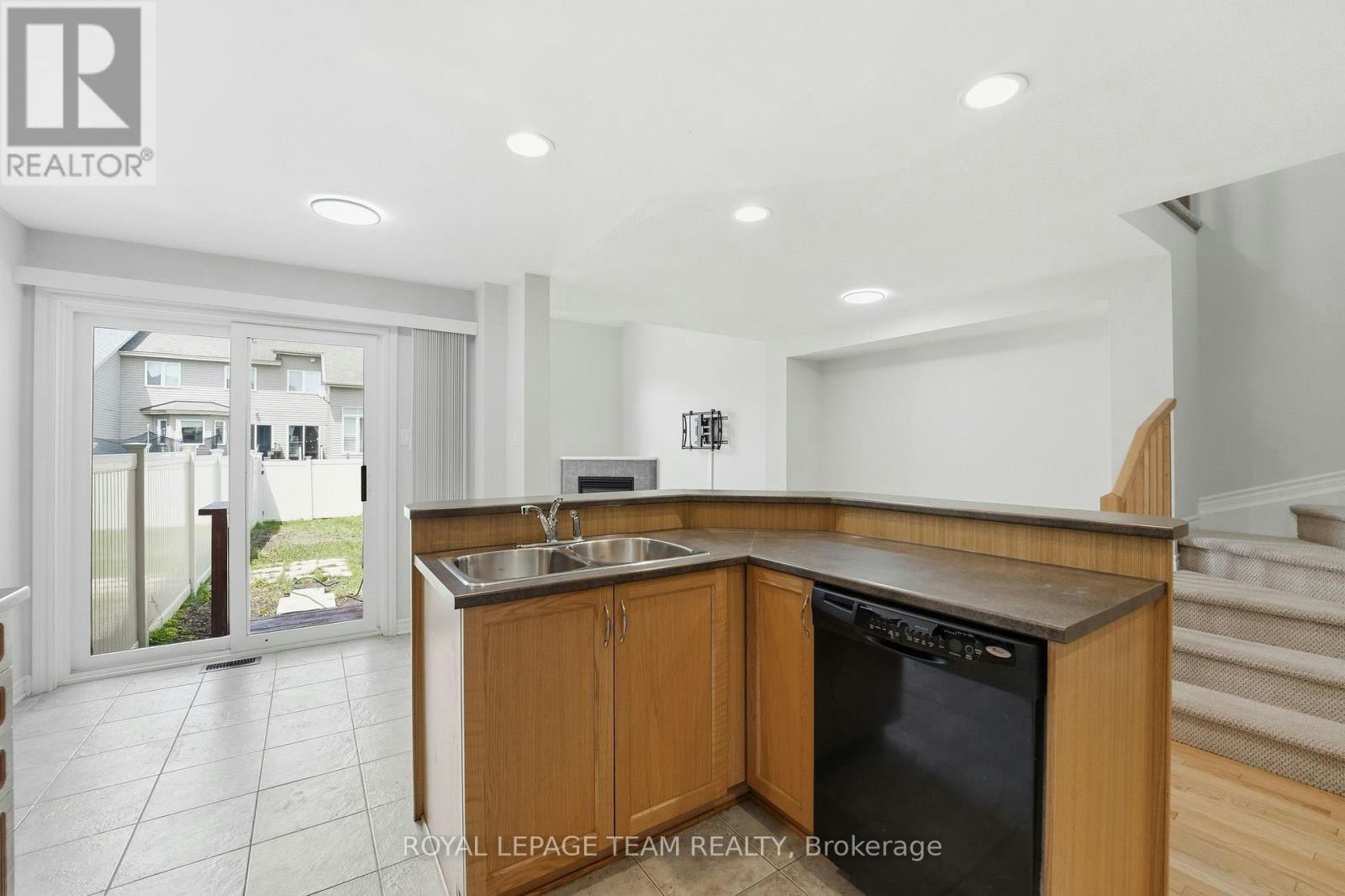 239 Tandalee Crescent, Ottawa, ON, K2M 0A2 - 11