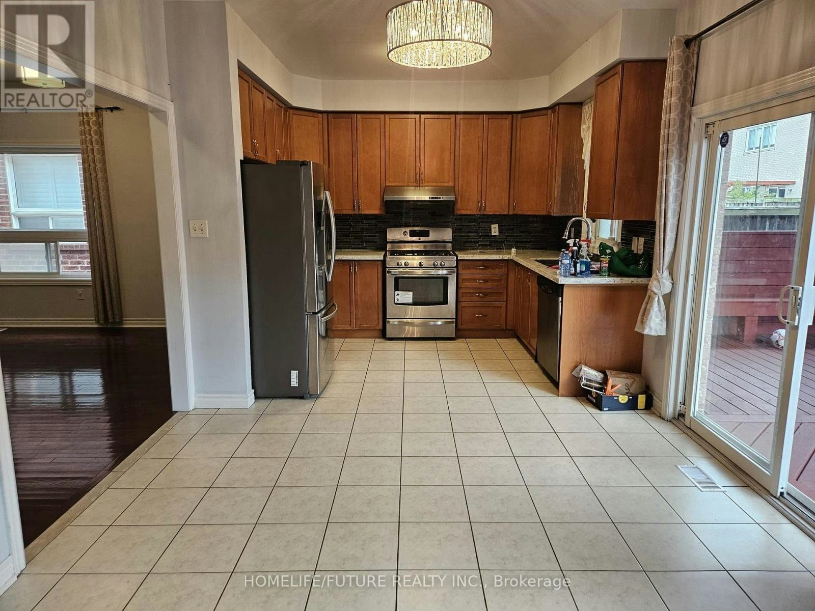 15 Coyle Street, Ajax, ON, L1T 0A3 - 4