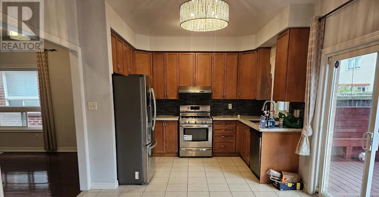 15 Coyle Street, Ajax, ON, L1T 0A3 - 4