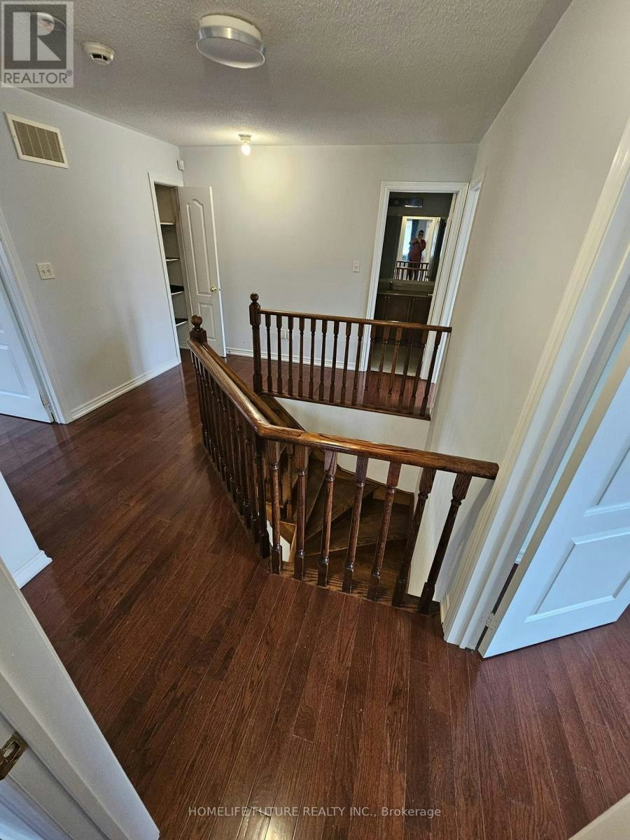 15 Coyle Street, Ajax, ON, L1T 0A3 - 9