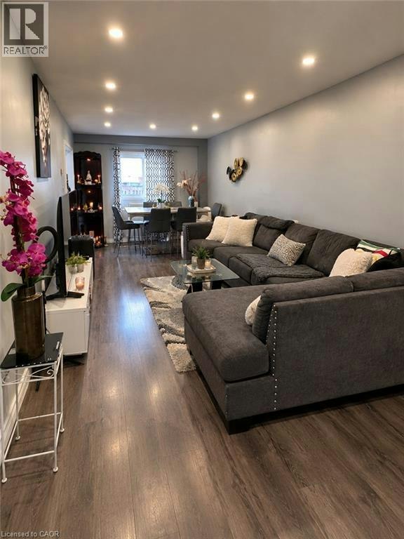 125 Fairgreen Close, Cambridge, ON, N1T 1T8 - 2