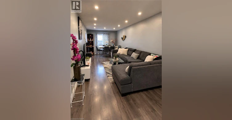 125 Fairgreen Close, Cambridge, ON, N1T 1T8 - 2