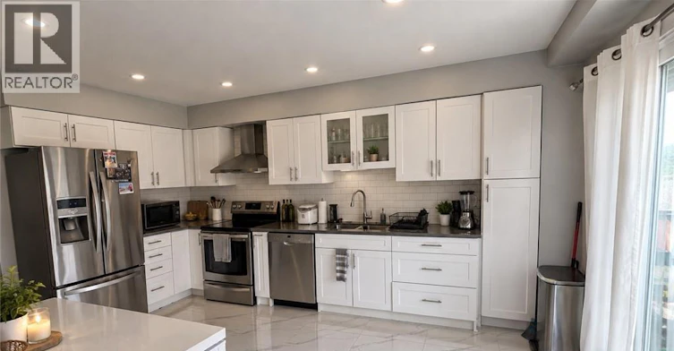 125 Fairgreen Close, Cambridge, ON, N1T 1T8 - 3