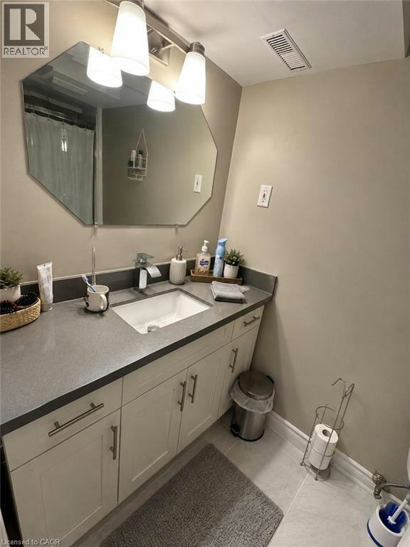 125 Fairgreen Close, Cambridge, ON, N1T 1T8 - 5
