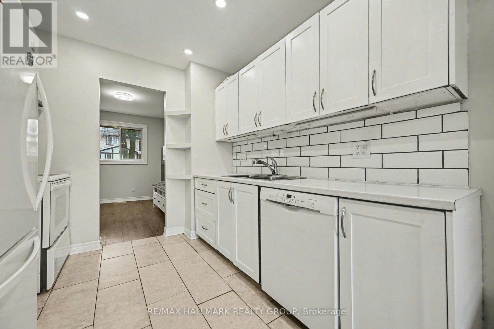 6 Wolfgang Drive, Ottawa, ON, K2J 1T1 - 3