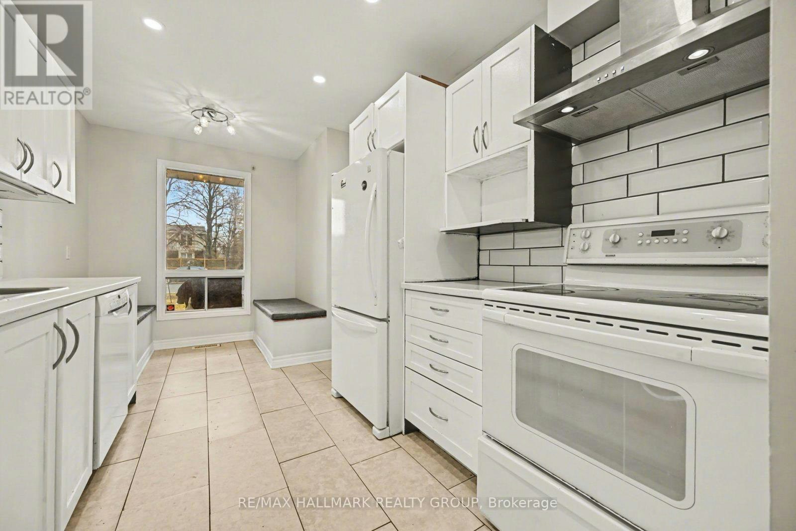 6 Wolfgang Drive, Ottawa, ON, K2J 1T1 - 4