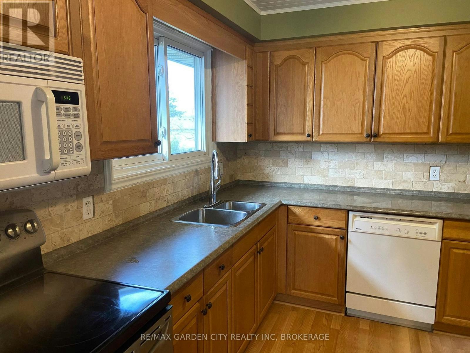 UPPER-9 Stonegate Drive, St. Catharines, ON, L2P 3K9 - 9
