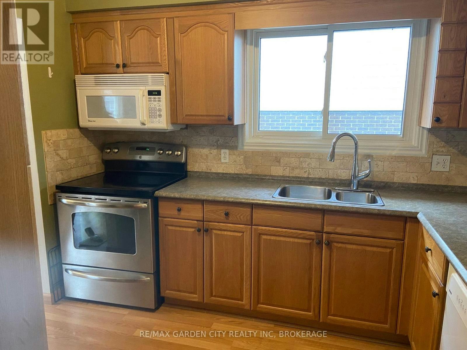 UPPER-9 Stonegate Drive, St. Catharines, ON, L2P 3K9 - 11