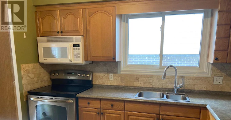 UPPER-9 Stonegate Drive, St. Catharines, ON, L2P 3K9 - 11