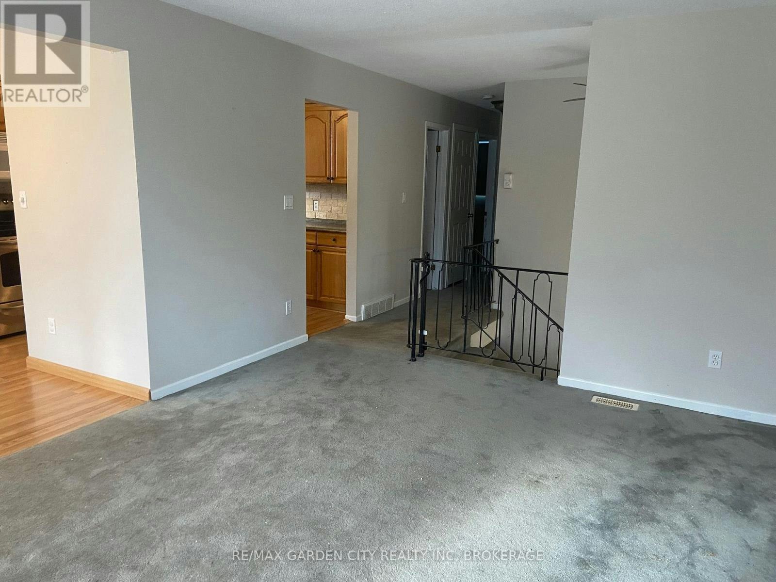 UPPER-9 Stonegate Drive, St. Catharines, ON, L2P 3K9 - 3