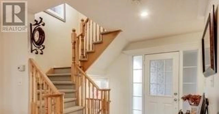 3710 Forest Bluff Crescent, Mississauga, ON, L5N 7W7 - 4
