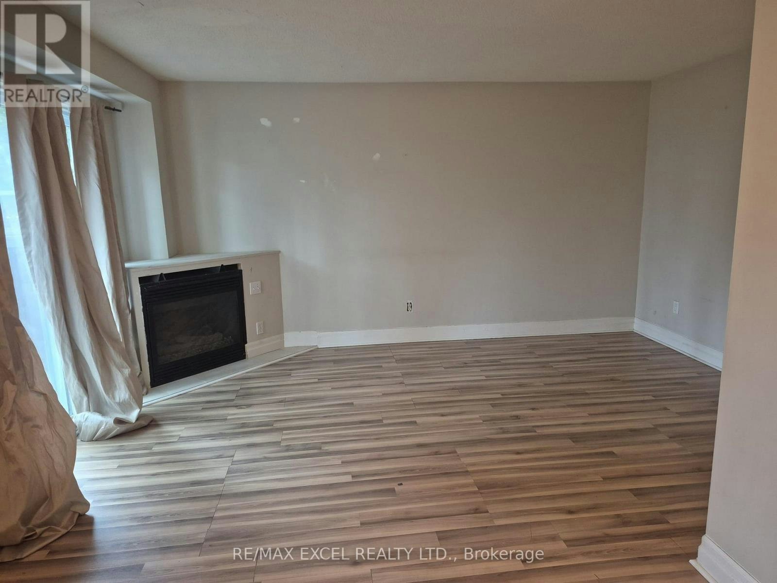 111 Bradstone Square, Toronto, ON, M1B 1W1