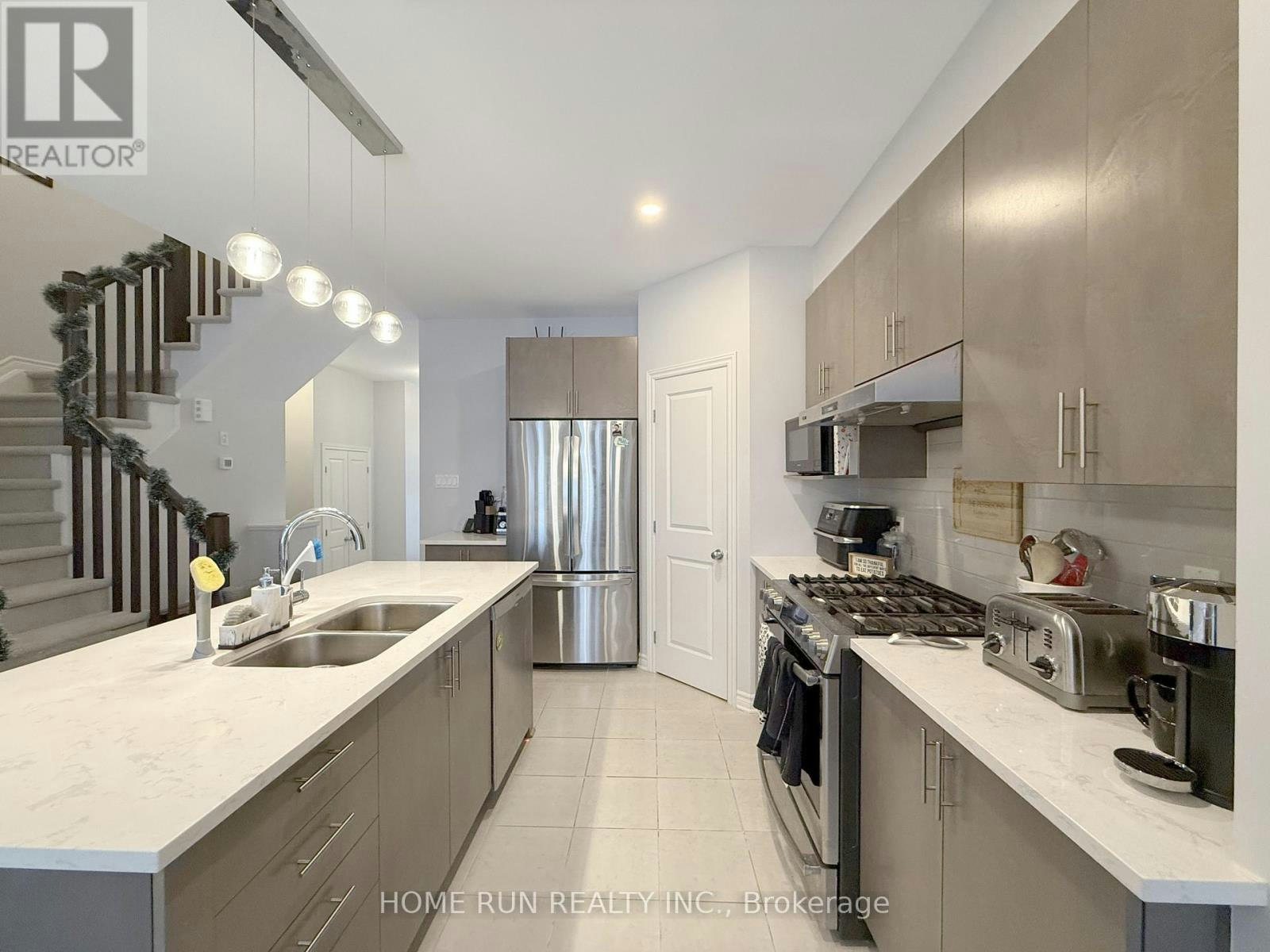 555 Jackdaw Avenue, Ottawa, ON, K2J 6M8 - 5